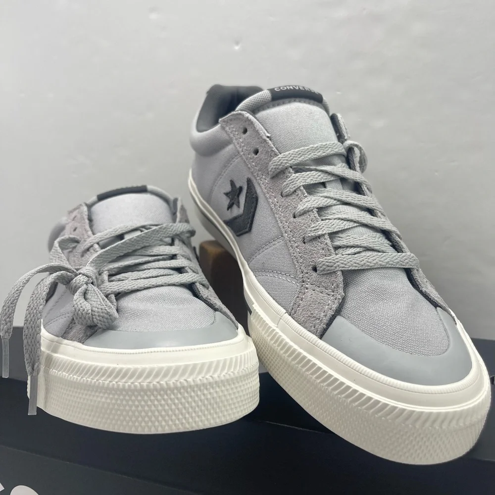 Converse Men’s A14643F
CONVERSE SPORT CASUAL OX GREY AREA/DARK MATTER Sneakers - Picture 5 of 16